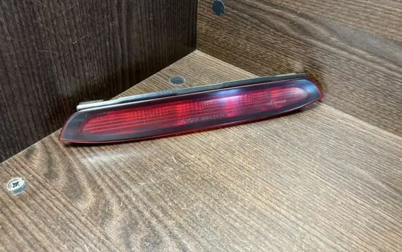 Toyota Corolla Verso E121 Third/center stoplight 8157013190