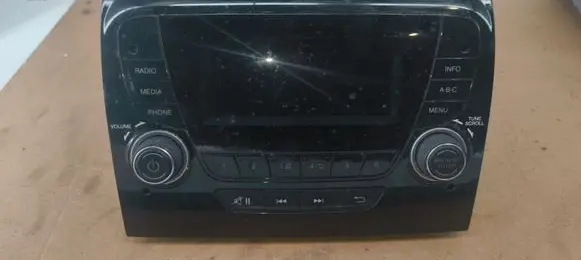 Fiat Ducato Radio/CD/DVD/GPS head unit 10R047280