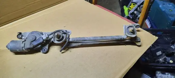 Mitsubishi Colt Front wiper linkage and motor 8250A231 1593001500