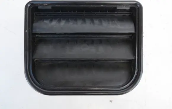 Volvo S60 Quarter panel pressure vent 31291229