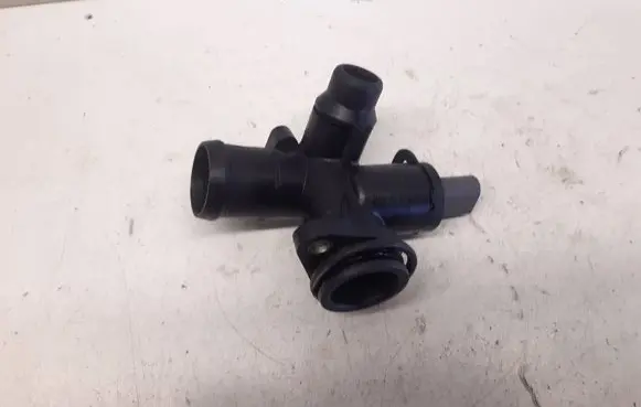 Audi A6 S6 C6 4F Engine coolant pipe/hose 06D121133A