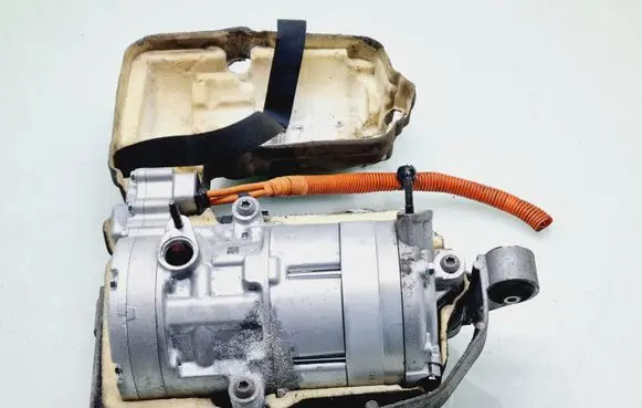 Tesla Model S Air conditioning (A/C) compressor (pump) 103211600E