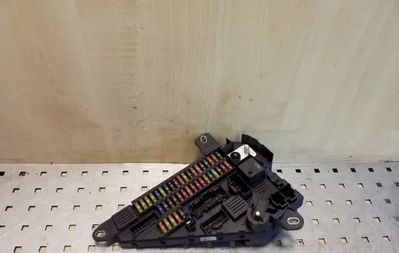 BMW 5 E60 E61 Fuse box set 690661901 690661804 518956024