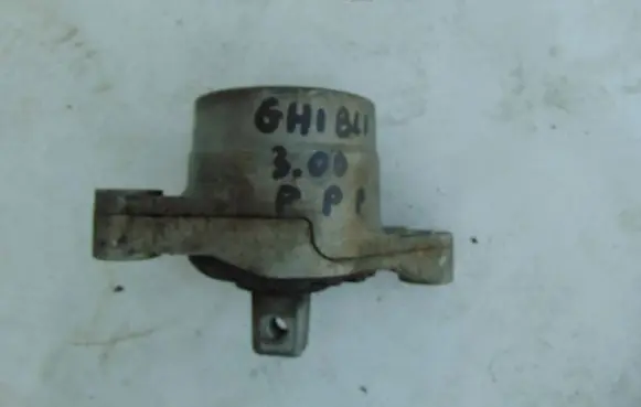 Maserati Ghibli Engine mount bracket 6700048710