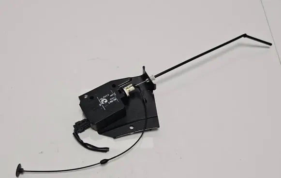 BMW 7 E38 Fuel tank cap lock motor 8352168 40620433 40520433