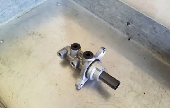 KIA Sportage Master brake cylinder