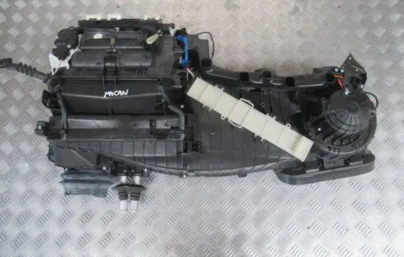 Porsche Macan (95B) Heater blower radiator 8T1820005R