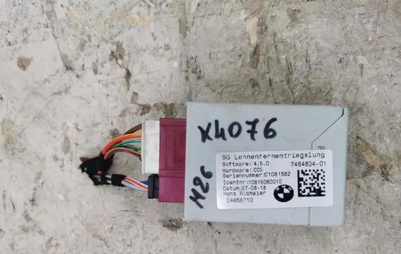 BMW 2 F46 Seat control module 7464634