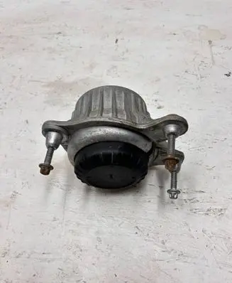 Mercedes-Benz E W213 Engine mount bracket A2132400800