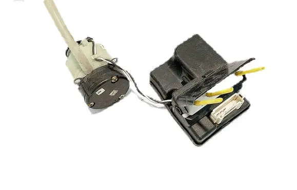 Mercedes-Benz A W169 Central locking vacuum pump 1688000248