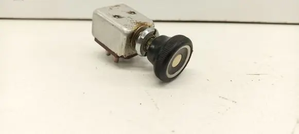 Mercedes-Benz COMPAKT W115 Windscreen/window heater switch 0018216151 0018214051 0018218251