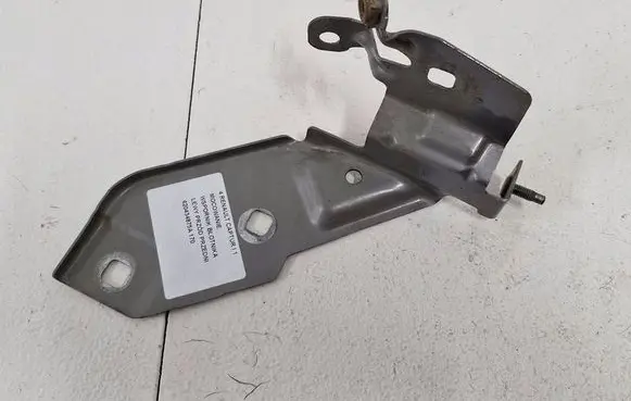 Renault Captur Fender mounting bracket 620434875A