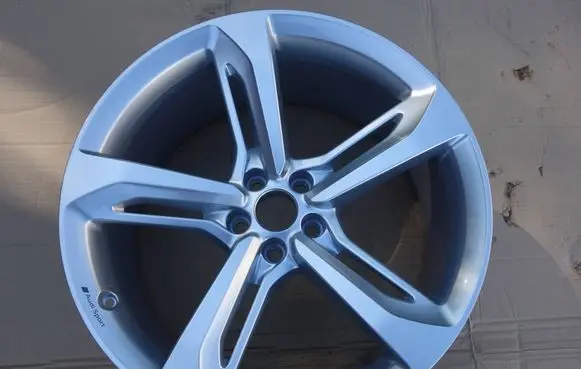 Audi Q7 4M R21 alloy rim 4M0601025CE