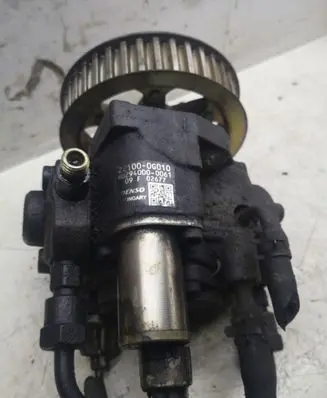 Toyota Avensis T250 Fuel injection high pressure pump 221000G010 HU2940000061 09F02677