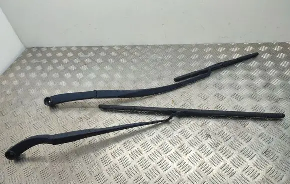 KIA Sorento Headlight wiper blade set 