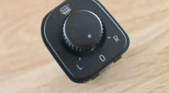Volkswagen Golf V Wing mirror switch 1K0959565F