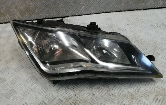 Seat Leon (5F) Headlight/headlamp 5F1941006 90010799