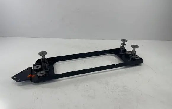 BMW 5 E60 E61 Pneumatic air compressor holding bracket 6769082 37206769082 6789937