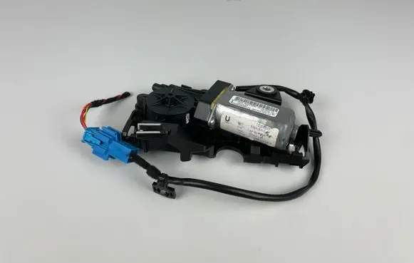 Mercedes-Benz C W205 Seat belt adjustment motor A2058600182 A2058600157 309319310