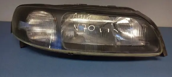 Volvo V70 Headlight/headlamp 89007902