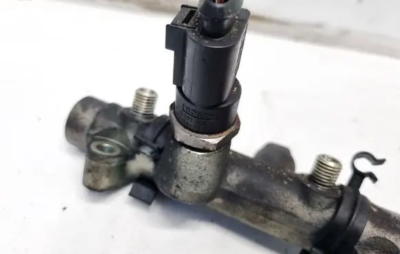 Audi A6 S6 C6 4F Fuel pressure sensor 0281002691 059130758