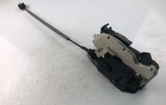 Skoda Superb B6 (3T) Coupe door lock (next to the handle) 1S4839015C