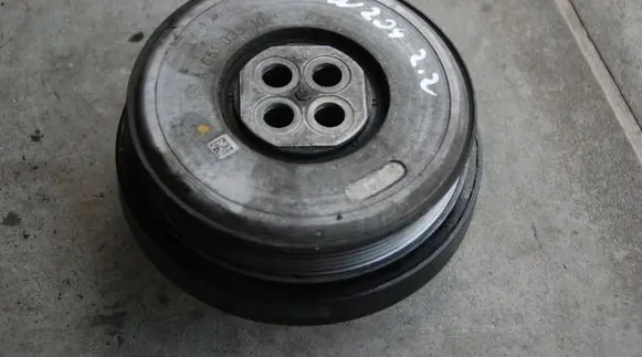 Mercedes-Benz C W204 Crankshaft pulley