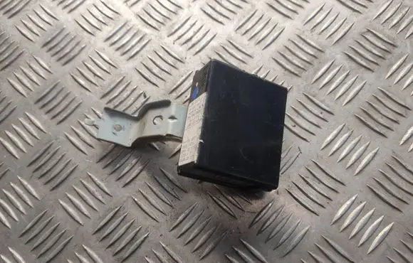 Mazda 2 Door control unit/module GJ9E675DZA 3M7115404DA E91675D0