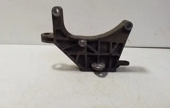 Gearbox mounting bracket