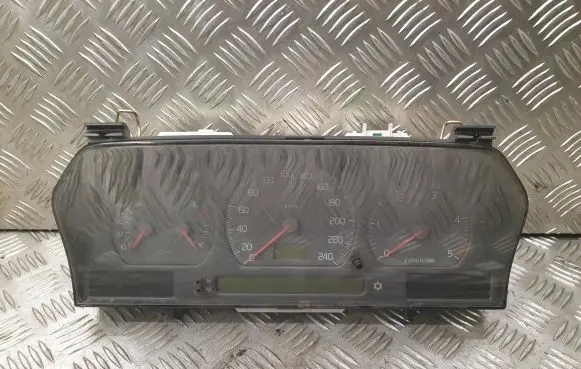 Volvo S70 V70 V70 XC Speedometer (instrument cluster) 9451530