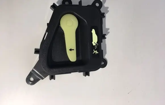 Loading door interior handle