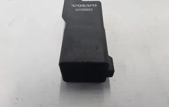 Volvo XC60 Glow plug pre-heat relay 30785663