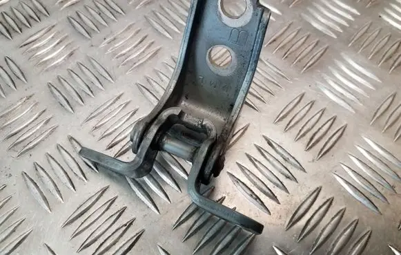 Honda FR-V Front door upper hinge