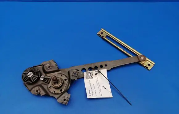 Rear door manual window regulator