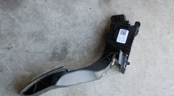Volkswagen Golf VII Accelerator throttle pedal 5Q2723503D