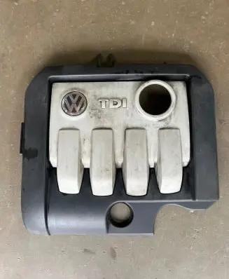Volkswagen Touran I Engine cover (trim) 03G103925BM 03G103925BL 03G103925