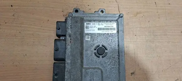 Peugeot 208 I Engine control unit/module 9805895780