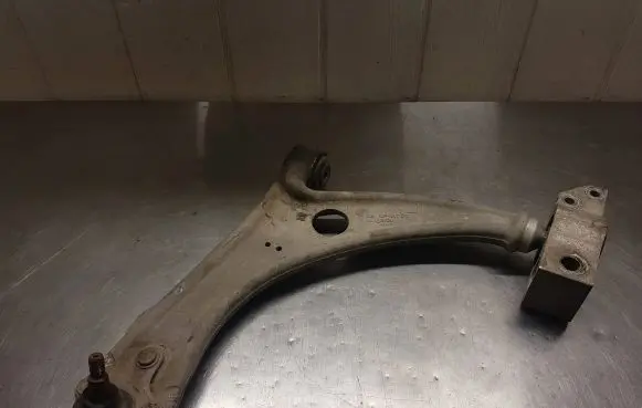 Volkswagen PASSAT B6 Front lower control arm/wishbone 3C0152D