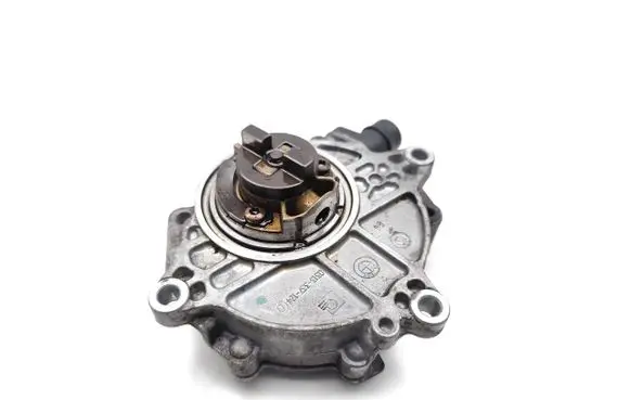 BMW 1 E82 E88 Vacuum pump 7547024 13618310 1667547024-07