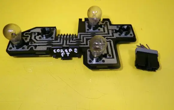 Opel Corsa B Tail light bulb cover holder 