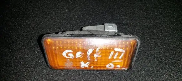Volkswagen Golf III Front fender indicator light Nenustatyta