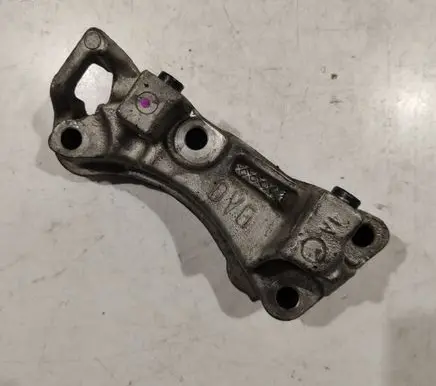 Citroen C4 II Engine mounting bracket 9688615780