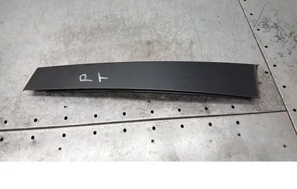 Volvo V50 Front door trim bar 