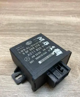 Mercedes-Benz E W211 Light module LCM A2118209985 5DF00827801