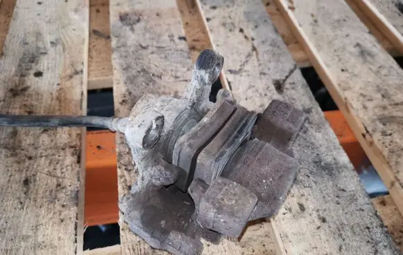 Mercedes-Benz CLK A209 C209 Rear brake caliper