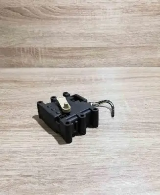 Mazda 323 Air flap motor/actuator 6215E