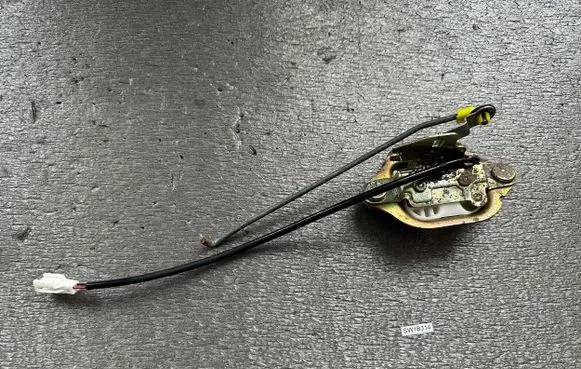 Loading door lock