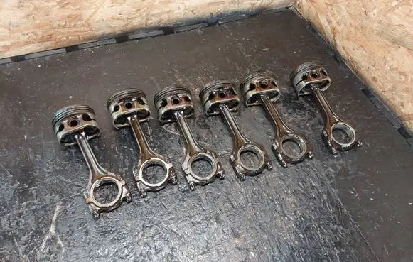 BMW 5 E39 Piston with connecting rod 11251748977