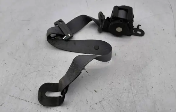 Jeep Grand Cherokee (WK) Rear seatbelt p1cl92bd5aa