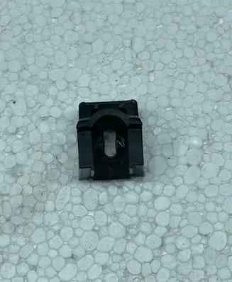 KIA Sportage Headlight/headlamp mounting bracket 